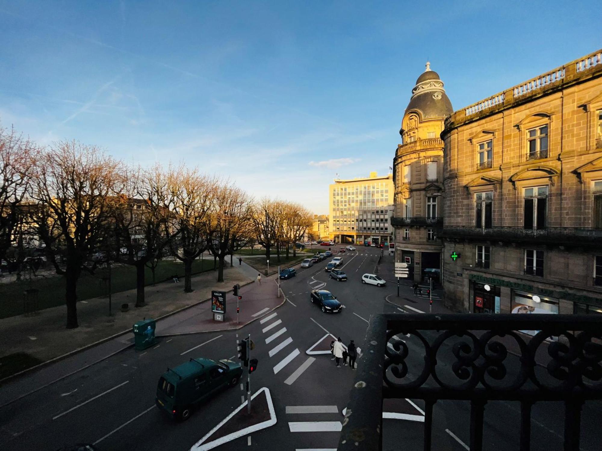 Enzo Hotels Limoges Centre Jourdan By Kyriad Direct Екстериор снимка